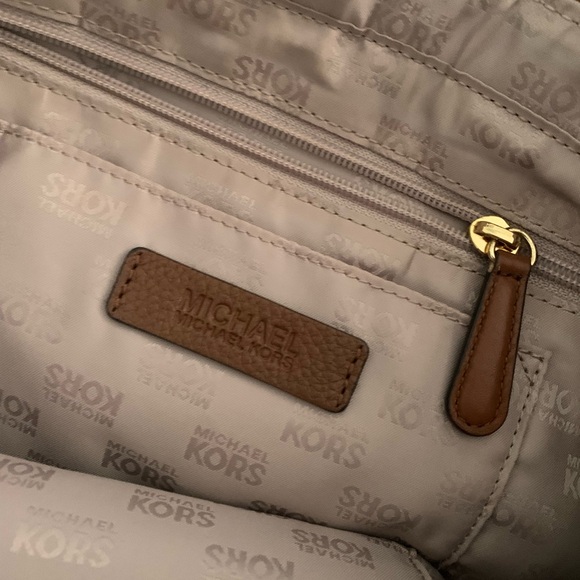 Michael Kors Brown Leather Tote Bag with Gold Accents - Picture 4 of 4